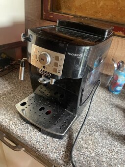 Prodám Delonghi MAGNIFICA S - 2