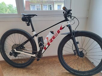 Trek procaliber 9.8. - karbonová kola - 2