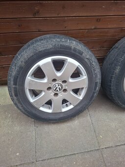 VW Transporter ,al kola- letni pneu 205/65R16C - 2