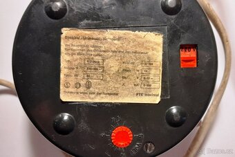 Prodám starý funkční nastavitelný adaptér. - 2