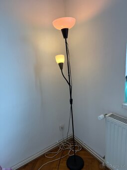 Lampa s nastaviteným světlem- barva a intenzita - 2