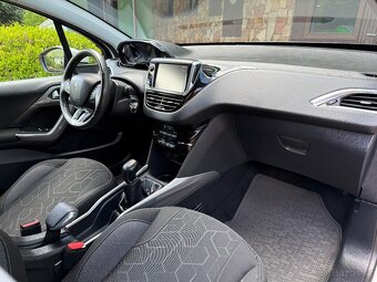 Peugeot 2008 1.2i 60 KW2017 Nové v ČR, pouze 83290km - 2