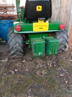 John Deere -traktůrek - 2