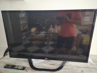 42" (106cm) LG 42LA640S - 2