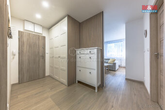 Prodej bytu 3+kk s lodž. 63 m², Praha, ul. Veltruská-Prosek - 2