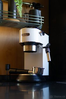 Kávovar - DeLonghi Dedica EC 685.M + upgrade vybavení - 2