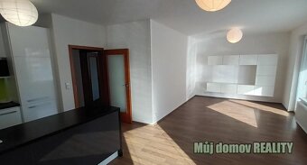 Pronájem světlého a prostorného bytu 3+kk, 72 m + 10 m lodži - 2