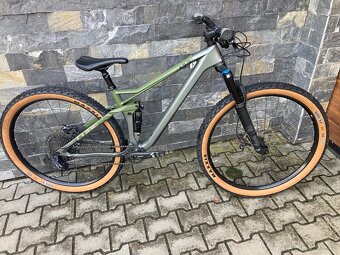 Celoodpružené karbonové horské kolo - 2