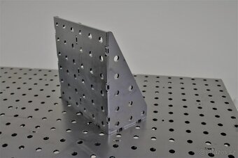 Úhelník 300x300x150mm - 2