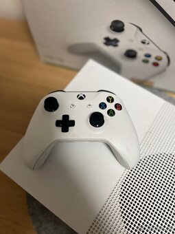 XBOX ONE S 1 TB V TOP STAVU - 2