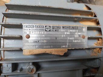 Asynchronní motor 1,1kW 2840ot/min + řemenice, 380/220V - 2