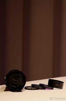 SONY 3.5-5.6/18-135 (SEL18135) + 3x filtr + hliníková clona - 2