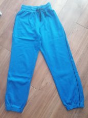 Tepláky chlapecké 158/164 v perfektním stavu - 2