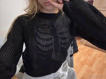 Dámský černý síťovaný svetr – jako nový - 2