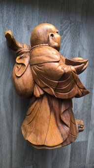 Budha - ručně vyřezávaná soška z exotického dřeva - 2