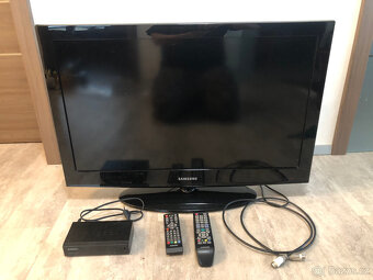 Televize Samsung LE32D400 LCD a set top box Evolveo Omega T2 - 2