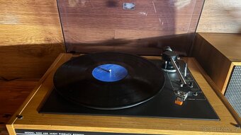 Gramofon Tesla NZC420 - 2