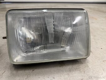 Škoda 120L přední světla - 2