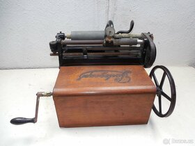 Starý přístroj Parlograf - 2