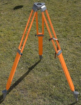 geodetický stativ - 2