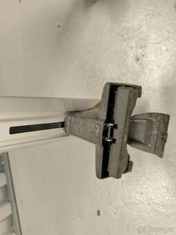 Thule WingBar na Škoda Octavia II – na holou střechu - 2