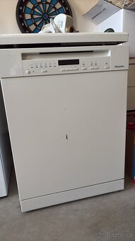 Myčka nádobí MIELE - 2