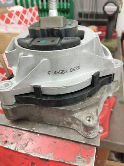 Silentbloky motoru N55 - 2