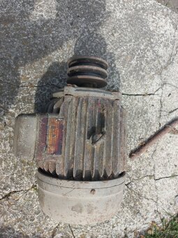 Motor na cirkulárku 380 V - 2