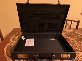 Diplomaticky kufrik - 2