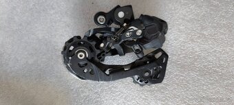 Shimano XT RD-M8050 GS Di2 přehazovačka - 2