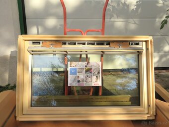 Střešní okno Velux nové, s lemováním a zateplením - 2