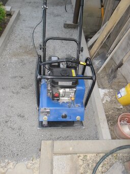 Vibrační deska-půjč si mě - 2