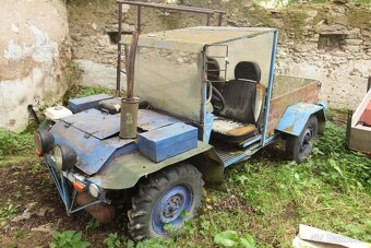 Malotraktor Trabant s korbou - 2