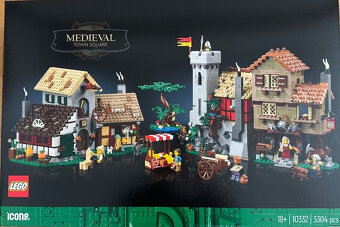 LEGO Icons 10332 Středověké náměstí - 2