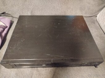 CD přehrávače Grundig a Philips. - 2