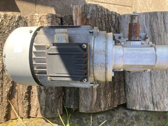 Elektrický motor s převodovkou - 2
