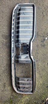 Maska mrizka narazniku skoda superb 3 3v0853653j - 2