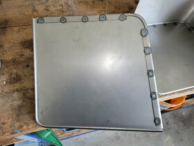 Praga v3s m2 roh blatníku - 2