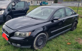 Rozprodám volvo s40 2005 2.0 tdci 100kw - 2