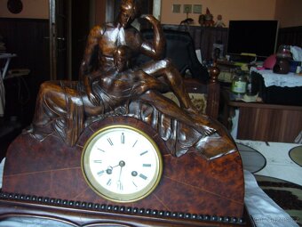 DŘEVĚNÉ STAROŽITNÉ STOLNÍ HODINY - 2