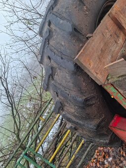 Bělorus, belarus, traktorbagr kola - 2