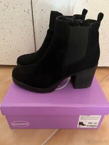 Koníčkové semišové boty vel.39 - 2