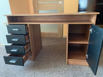 Kancelářský stůl - 2