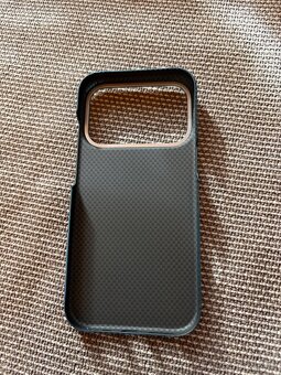 Prodám kryt na Apple iPhone 17 pro - 2