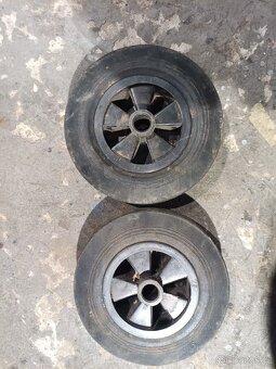 Kolečka k popelnici - 2