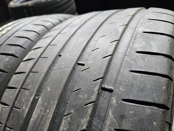 255/40R20 - 2