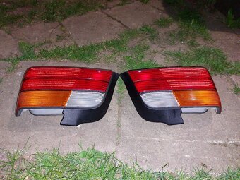 BMW E36 - originál zadní světla. - 2