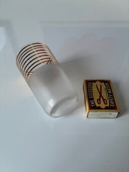 Retro panák se zlatými pruhy ve stylu Brusel - 2