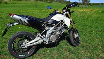 Aprilia dorsoduro 750 - 2