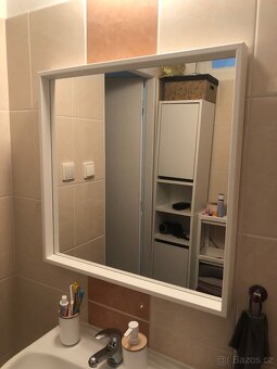 Zrcadlo IKEA na zeď - 2